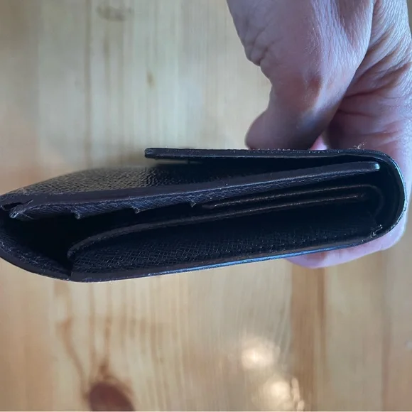 Louis Vuitton Damier Wallet GUC - Picture 14 of 15